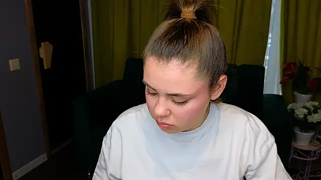 IsabellaBler online show from February 13, 12:45 pm