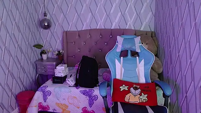 NicolleTaylor online show from March 3, 3:19 am