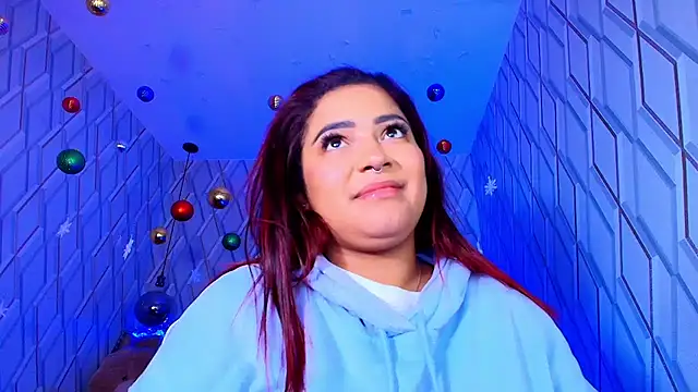 NicolleTaylor online show from December 15, 4:06 am