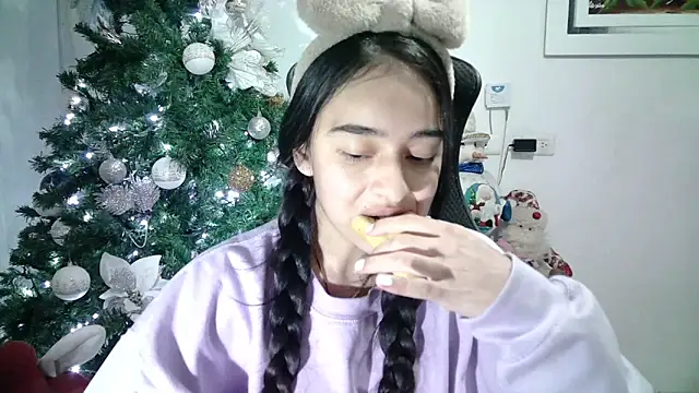 Snapshot of aineangeel chatting on December 4, 3:37 am aineangeel online show from December 4, 3:37 am