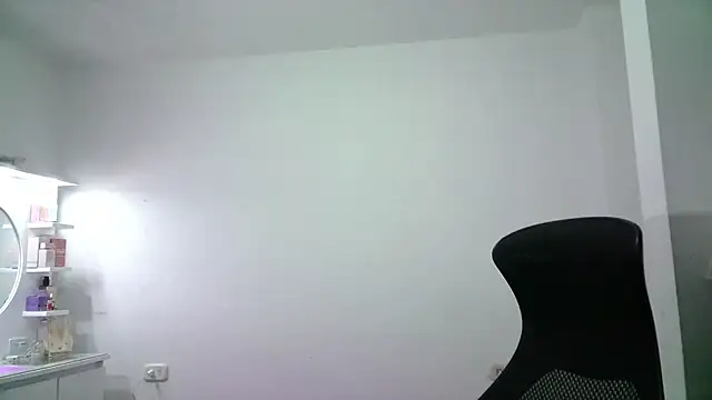 Snapshot of aineangeel chatting on November 4, 12:32 am aineangeel online show from November 4, 12:32 am