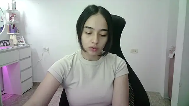 Snapshot of aineangeel chatting on April 11, 12:48 am aineangeel online show from April 11, 12:48 am