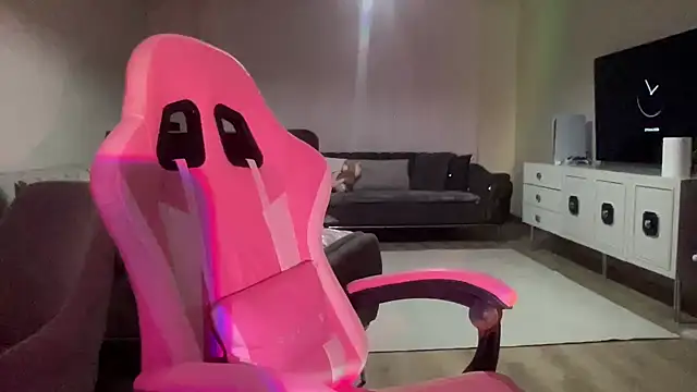 petitebeauty online show from April 20, 10:55 pm