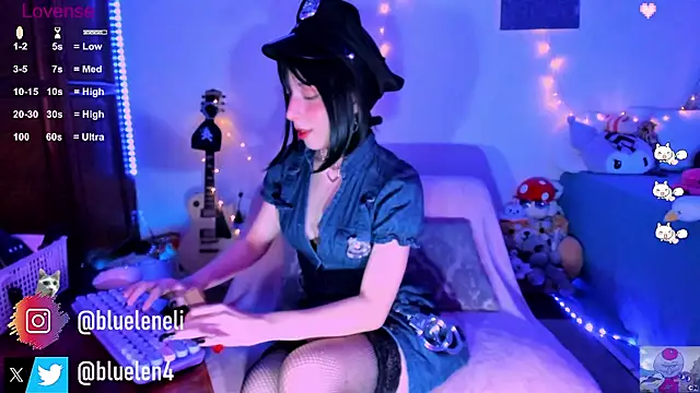 bluelen online show from January 25, 8:21 am