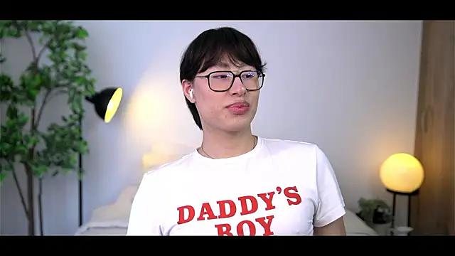 Snapshot of SrLuis18 chatting on February 2, 9:13 pm SrLuis18 online show from February 2, 9:13 pm