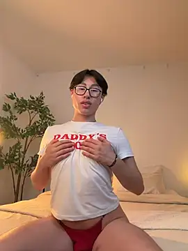 Snapshot of SrLuis18 chatting on March 1, 2:13 am SrLuis18 online show from March 1, 2:13 am