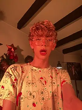 lyamthommpson online show from December 14, 2:06 am