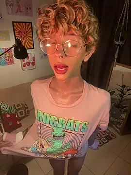 lyamthommpson online show from February 11, 3:55 am