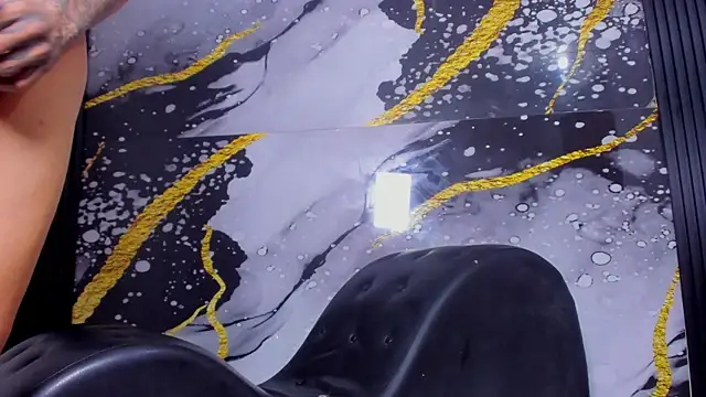 Snapshot of sweethot___ chatting on October 6, 2:36 pm sweethot online show from October 6, 2:36 pm