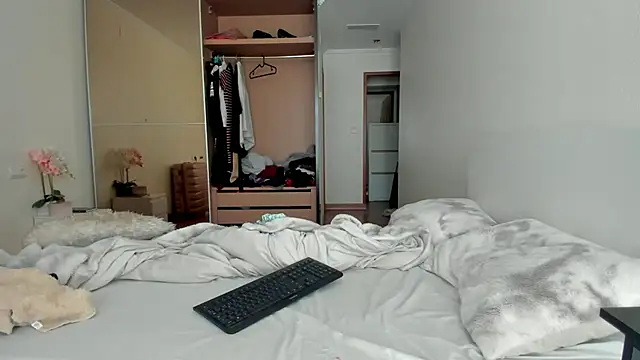 dulcey john online show from November 20, 9:31 am