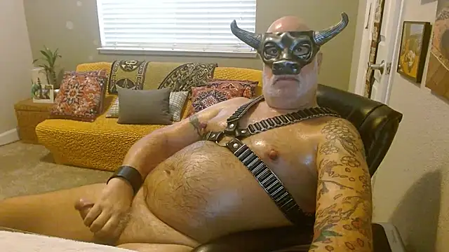 Snapshot of musclebearnips chatting on October 16, 7:15 pm musclebearnips online show from October 16, 7:15 pm