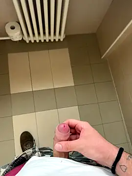 Snapshot of Diegodaddy01 chatting on September 21, 2:40 pm Diegodaddy01 online show from September 21, 2:40 pm