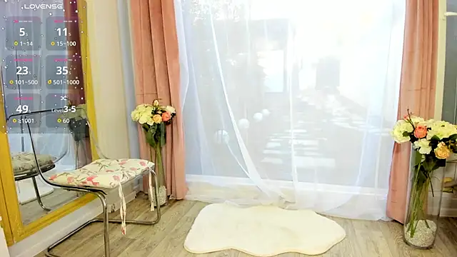 Selena Reeves online show from September 19, 6:04 am