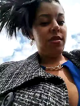 Emily Wane online show from December 17, 4:43 pm