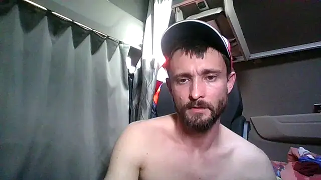 Snapshot of Spyy_coo chatting on March 4, 2:01 pm Spyy coo online show from March 4, 2:01 pm