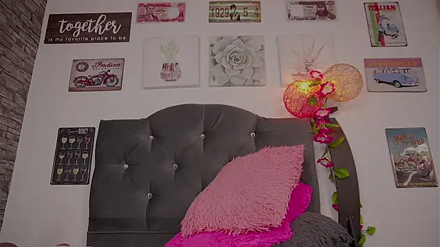 olivia22love online show from January 5, 5:27 pm