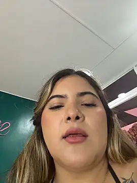 Snapshot of EVELIN_MASON chatting on April 20, 9:38 pm EVELIN MASON online show from April 20, 9:38 pm