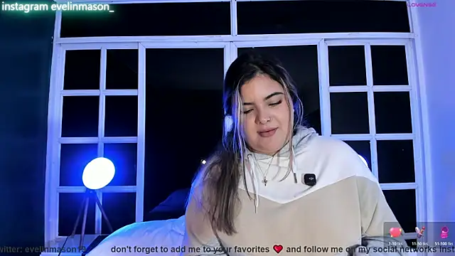 Snapshot of EVELIN_MASON chatting on April 21, 1:42 am EVELIN MASON online show from April 21, 1:42 am