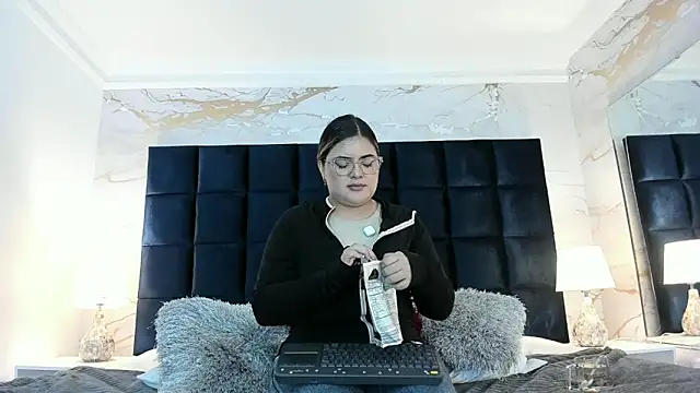 Snapshot of EVELIN_MASON chatting on April 25, 7:55 pm EVELIN MASON online show from April 25, 7:55 pm