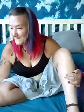 Snapshot of GingerKtm21 chatting on January 2, 4:02 pm GingerKtm21 online show from January 2, 4:02 pm