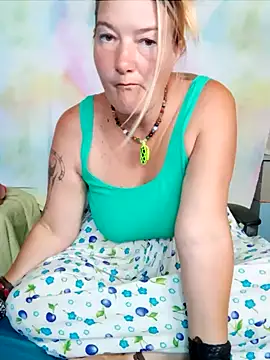 Snapshot of GingerKtm21 chatting on March 9, 12:09 pm GingerKtm21 online show from March 9, 12:09 pm