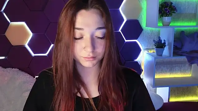 Snapshot of YasmineWest chatting on December 2, 1:14 am YasmineWest online show from December 2, 1:14 am