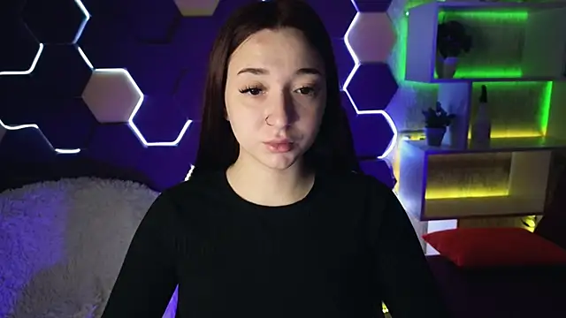 Snapshot of YasmineWest chatting on December 28, 1:39 am YasmineWest online show from December 28, 1:39 am