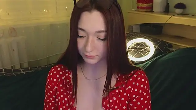 Snapshot of YasmineWest chatting on January 27, 4:33 pm YasmineWest online show from January 27, 4:33 pm