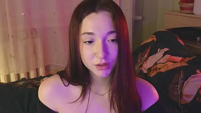 Snapshot of YasmineWest chatting on February 5, 5:20 pm YasmineWest online show from February 5, 5:20 pm