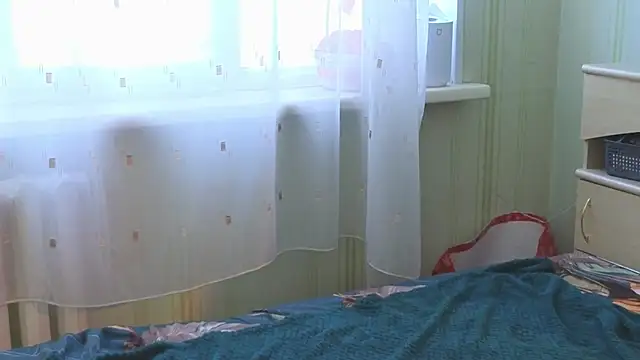 Snapshot of YasmineWest chatting on February 9, 10:31 am YasmineWest online show from February 9, 10:31 am