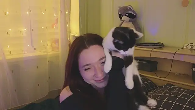 Snapshot of YasmineWest chatting on February 24, 7:11 am YasmineWest online show from February 24, 7:11 am