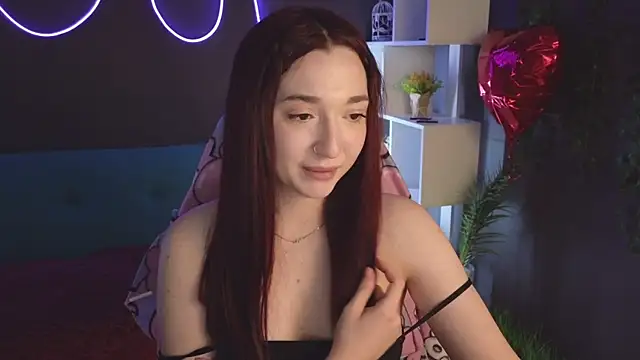 Snapshot of YasmineWest chatting on March 6, 10:30 am YasmineWest online show from March 6, 10:30 am