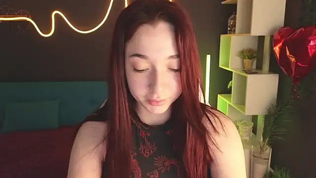 Snapshot of YasmineWest chatting on March 10, 12:51 am YasmineWest online show from March 10, 12:51 am