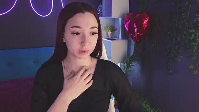 Snapshot of YasmineWest chatting on March 12, 1:03 am YasmineWest online show from March 12, 1:03 am