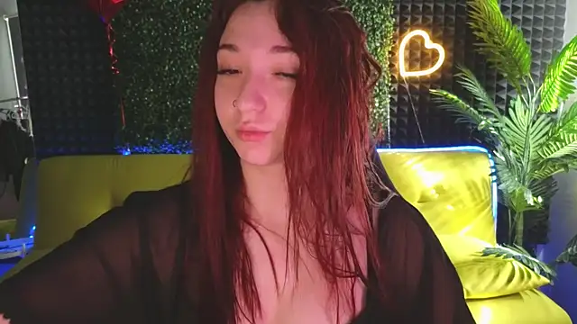 Snapshot of YasmineWest chatting on March 22, 7:25 am YasmineWest online show from March 22, 7:25 am