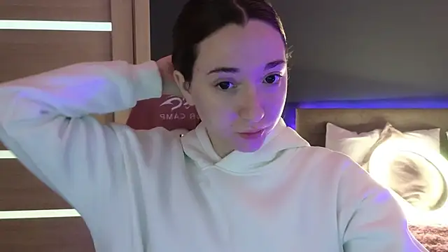 Snapshot of YasmineWest chatting on September 9, 1:38 am YasmineWest online show from September 9, 1:38 am