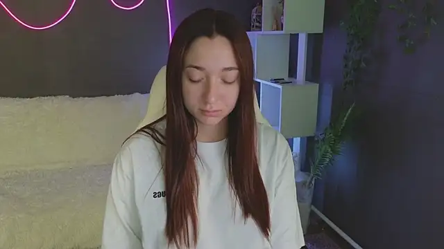 Snapshot of YasmineWest chatting on October 1, 1:22 am YasmineWest online show from October 1, 1:22 am