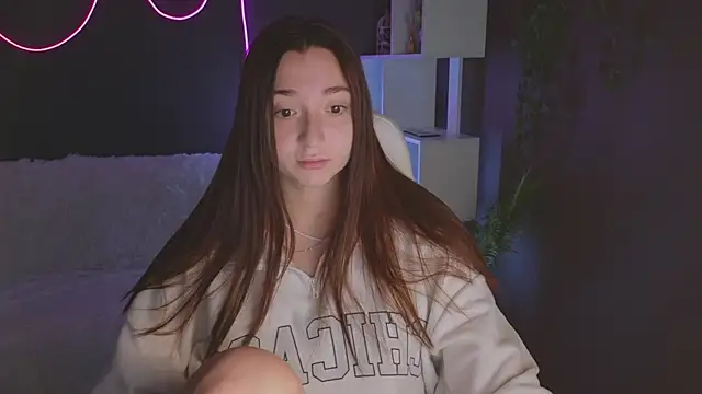 Snapshot of YasmineWest chatting on October 2, 1:23 am YasmineWest online show from October 2, 1:23 am