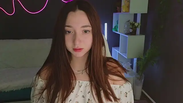 Snapshot of YasmineWest chatting on October 12, 1:37 am YasmineWest online show from October 12, 1:37 am