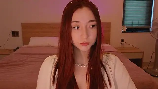 Snapshot of YasmineWest chatting on March 14, 6:41 am YasmineWest online show from March 14, 6:41 am