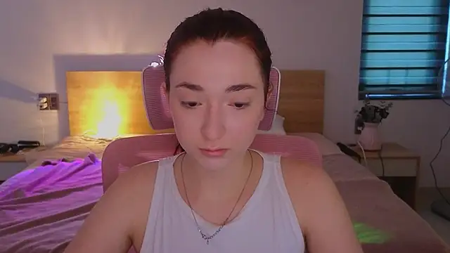 YasmineWest online show from April 29, 7:12 am