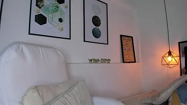 amysc online show from February 18, 11:39 am