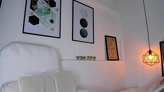 amysc online show from March 23, 11:47 am