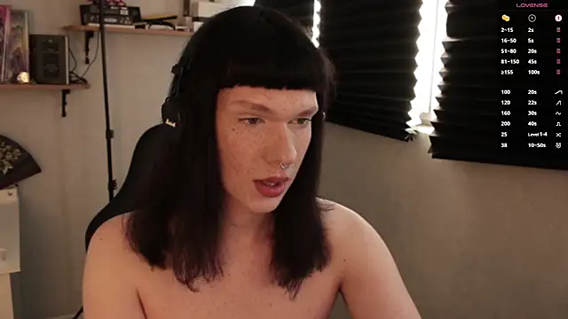 carthylovvve online show from February 28, 1:25 pm