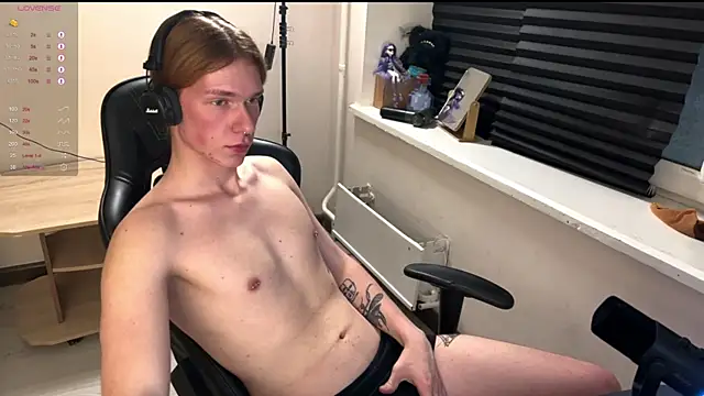 Snapshot of carthylovvve chatting on January 16, 8:02 pm carthylovvve online show from January 16, 8:02 pm