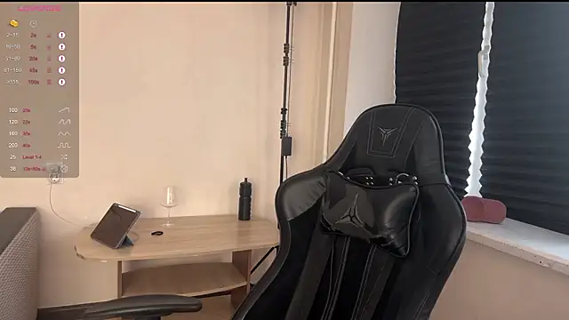 Snapshot of carthylovvve chatting on February 6, 12:52 pm carthylovvve online show from February 6, 12:52 pm