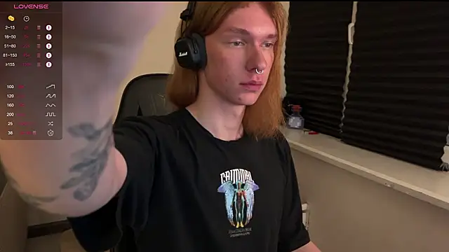 Snapshot of carthylovvve chatting on February 15, 4:03 pm carthylovvve online show from February 15, 4:03 pm