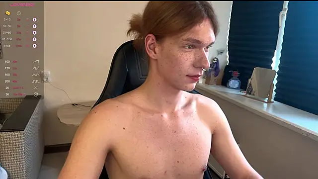 Snapshot of carthylovvve chatting on February 16, 12:56 pm carthylovvve online show from February 16, 12:56 pm