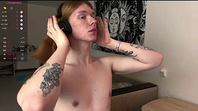 Snapshot of carthylovvve chatting on February 20, 2:52 am carthylovvve online show from February 20, 2:52 am