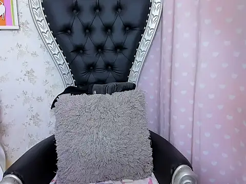 milf bigass  online show from October 10, 11:20 am